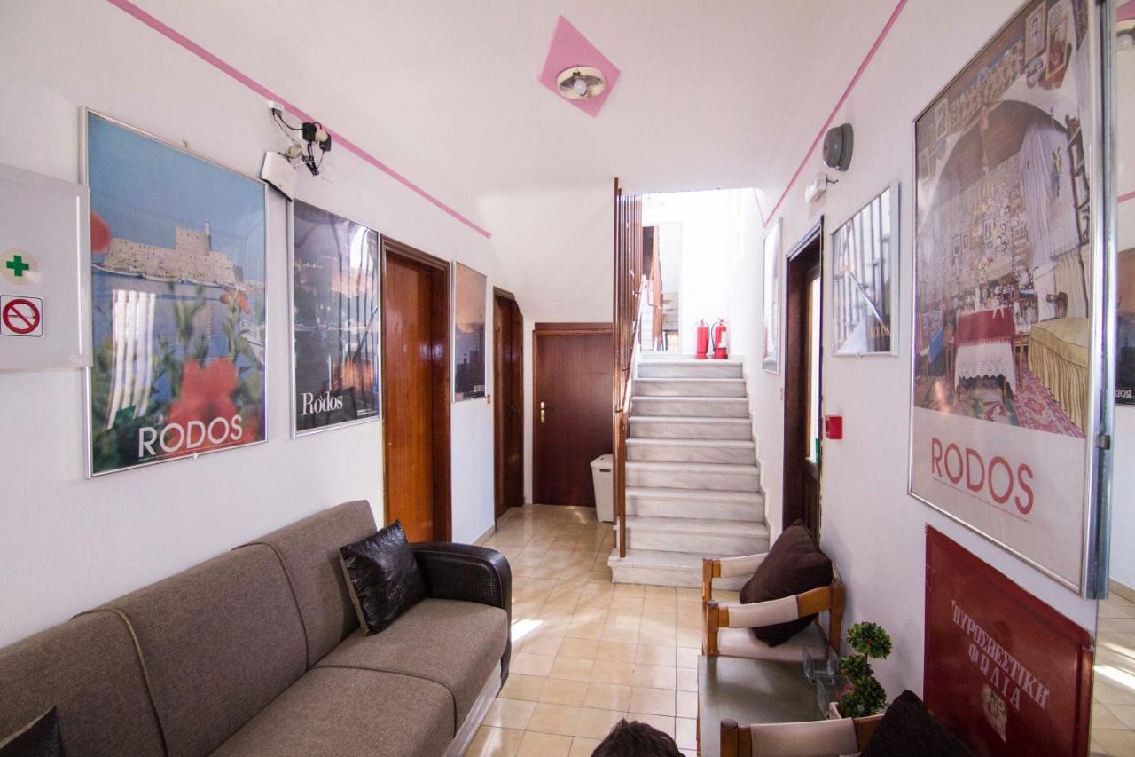 Nitsas Studio'S Kremastí Buitenkant foto